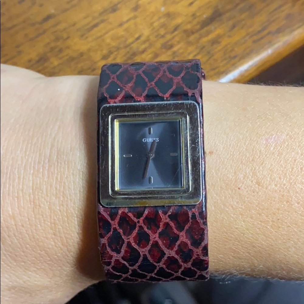 “Snakeskin” 🐍 Guess Watch